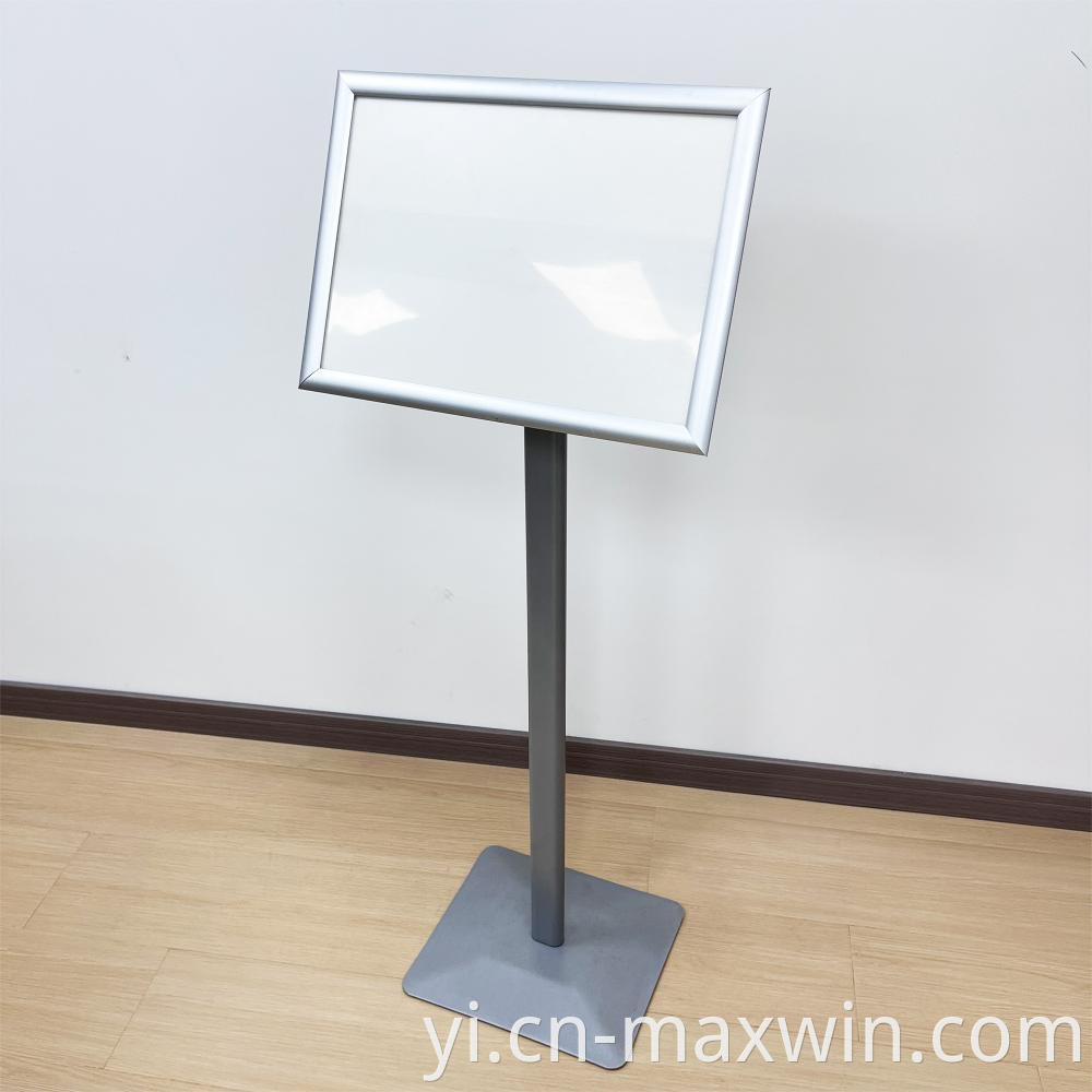 הויך קוואַליטעט טאָפּל סיידיד דרויסנדיק דרינענדיק צייכן High Quality Double Sided Outdoor Indoor Sign